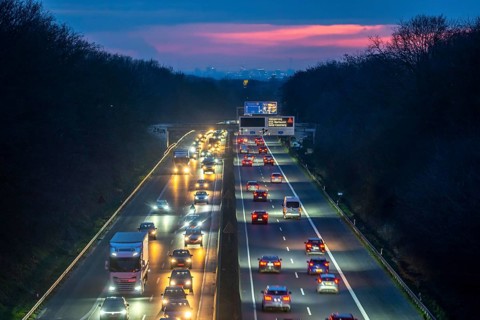 Evening traffic on the A52 motorway, between Düsseldorf and Essen, in front of the Breitscheid