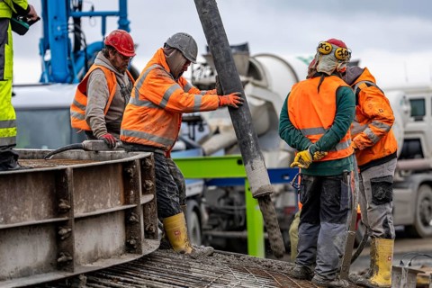 Concreting, concreting the foundation of a wind turbine, more than 600 cubic meters of concrete