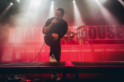 Singer Christoph von Freydorf from Emil Bulls live on X-Mas Bash Tour 2025 at Huxley's New World in