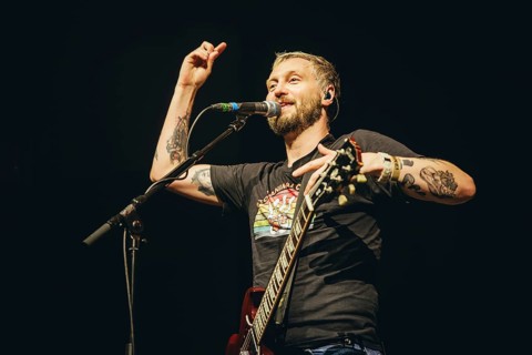 Billy Lunn, singer and guitarist from The Subways live on For Eternity Tour 2025 at Hole44 in