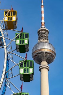 Christmas market am Park am Berliner Fernsehturm, Ferris wheel, Fernsehturm dome, Berlin, Germany