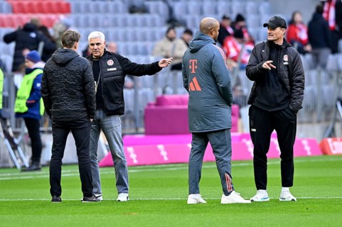 Coach coach Vincent Kompany FC Bayern Munich FCB talking with coach coach Alexander Blessin FC St.