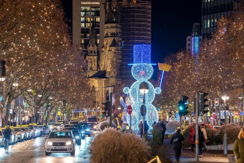 Christmas decoration, light decoration, in Berlin, Tauentzienstraße, view of the Memorial Church on
