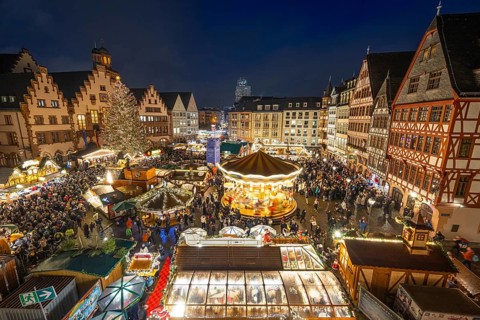 With the lighting on the Mrs. Holle Christmas tree, a 30-meter high Nordmann fir tree, the