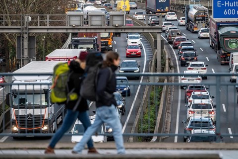 Autobahn A40, Ruhrschnellweg, traffic jams on both roads, at the Ruhrschnellwegstunnel in Essen,