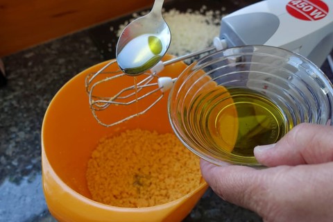 Southern German cuisine, preparing aioli, garlic cream, mayonnaise, oil and minced egg, men's