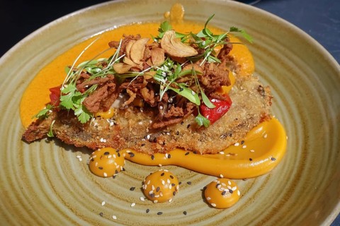 Wiener schnitzel, breaded veal schnitzel, meat dish served on plate, main course, breadcrumbs,
