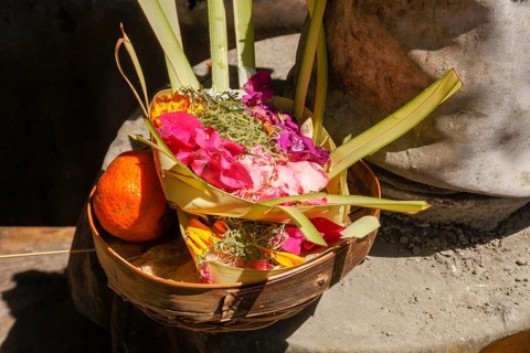 Canang Sari is a Balinese offering that expresses Wasa (God) or the creators of life to Sang Hyang