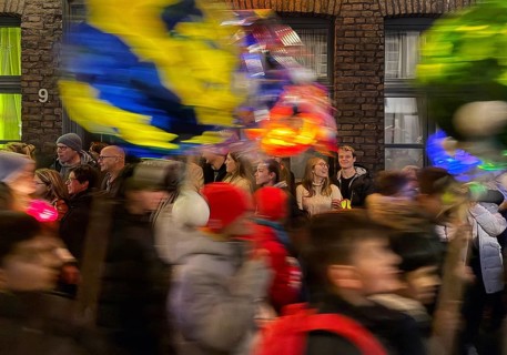 Martin procession of schoolchildren with lanterns on Alte Schulstraße in the evening, Old Town,