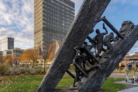 Downtown Essen, Miners' Monument Steile Lagerung, am Europaplatz, high-rise office buildings, at
