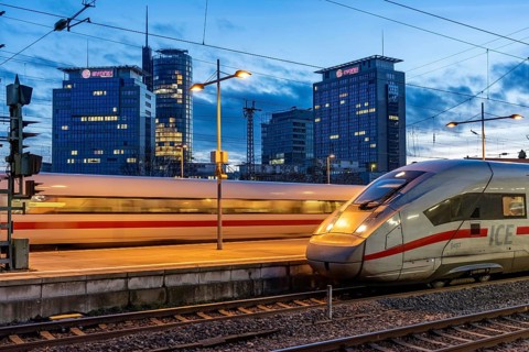 ICE trains, in Essen main station, on the platform, North Rhine-Westphalia, Germany