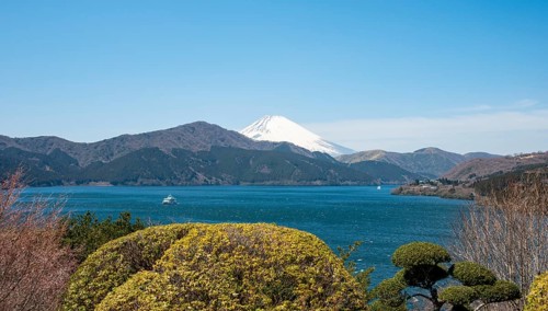 View of Lake Ashi with Mount Fuji volcano, Benten-no-hana Tenbodai viewpoint, Hakone Park, Hakone,