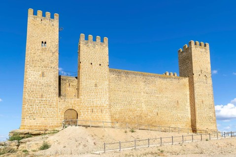 Historic walls and towers of Castillo de Sádaba, Sadaba castle, Zaragoza province, Aragon, Spain