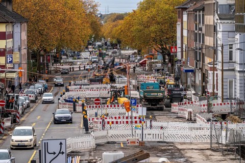 Large-scale construction site on Alleestrasse in downtown Bochum, road construction, construction