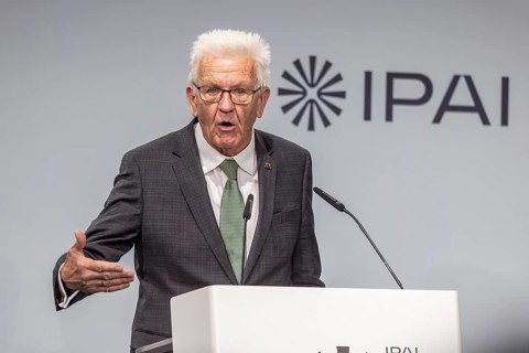 Winfried Kretschmann (Greens), Minister-President of Baden-Württemberg. portrait at the lectern