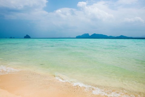 White sandy beach, Sunrise Beach, Koh Kradan, Hat Chao Mai National Park, Trang Province, Southern