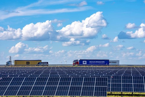 86, 5 MW peak ground-mounted photovoltaic systems, by RWE, with over 141, 000 solar modules, on a