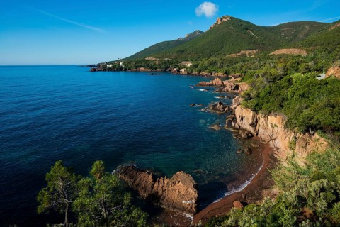 Picturesque coast and red rocks, near Anthéor, Saint-Raphaël, Massif de l'Esterel, Esterel