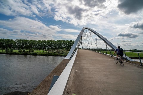 The Liniebrug, bicycle and pedestrian bridge over the Amsterdam-Rhine Canal near the village of