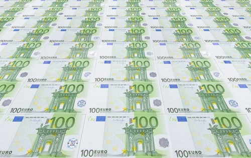 100 euro banknotes, 100 euros