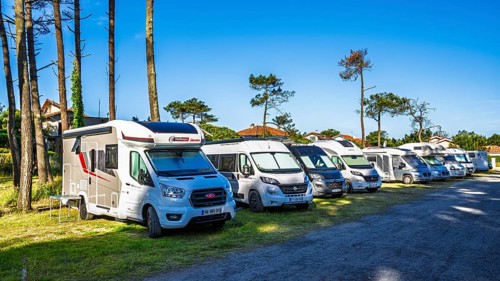 Campervans on Contis beach campersite, Saint Julien en Born, Saint-Julien-en-Born, Landes, France