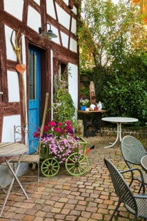 Kässtadel, KäStadel, on the lake, cheese shop with bistro, cheese shop, delicatessen, café,