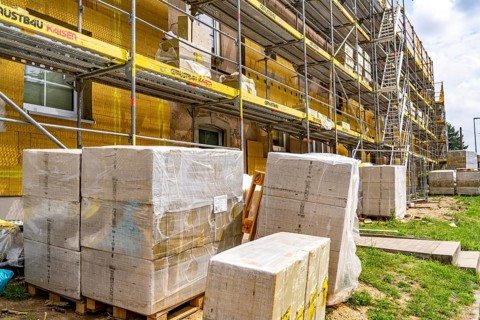 Energy refurbishment of an older residential building, thermal insulation with mineral wool