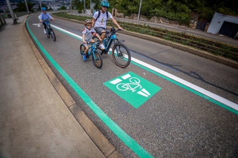 New cycle lane between Stuttgart and Degerloch. A 600 metre cycle lane has been created in the