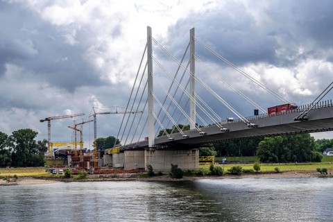 Rhine bridge Duisburg-Neuenkamp, motorway A40, start of construction of the second bridge, bridge