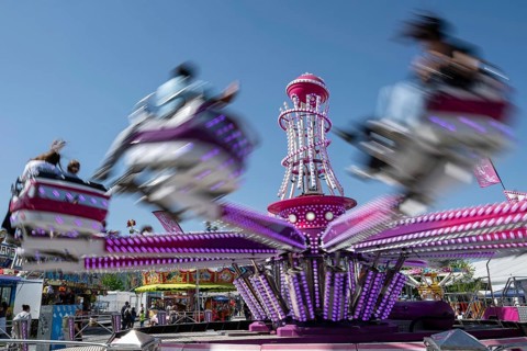 Wiping picture carousel