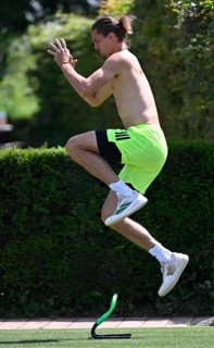 Training, warm-up, Alexander Zverev GER, upper body naked, tennis, ATP 250, BOSS Open 2025,