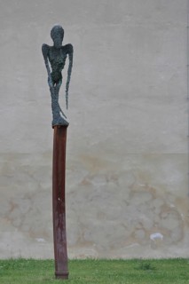 Sculpture, Dying, Unbearable Lightness by Frank Seidel, modern art, bronze sculpture, dying,