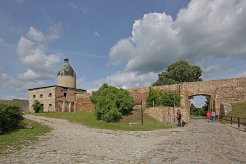 Neuenburg Castle with fortifications and Dicker Wilhelm tower, Freyburg, Romanesque Road,