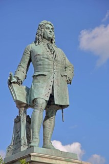 Sculpture Handel monument by Hermann Heidel 1859, George Frideric Handel with music stand, music