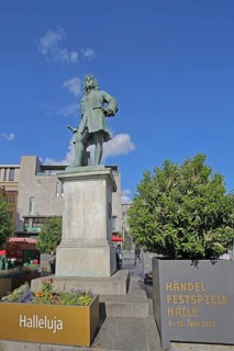 Sculpture Handel monument by Hermann Heidel 1859, George Frideric Handel with music stand, music