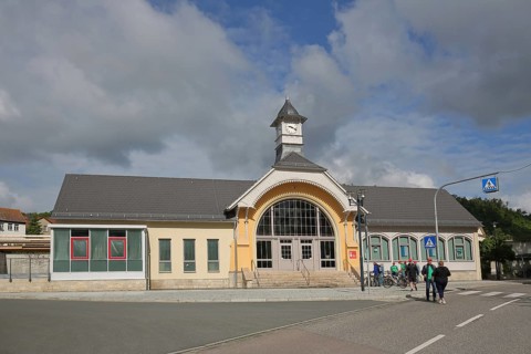 Railway station with tourist office and pedestrians, Bad Kösen, Saale, Naumburg, Saxony-Anhalt,