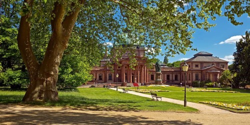 Spa gardens with Kaiser-Wilhelms-Bad, Bad Homburg vor der Höhe, Hesse, Germany