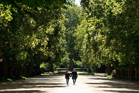 Fountain avenue in the spa gardens of Bad Homburg vor der Höhe, Hesse, Germany