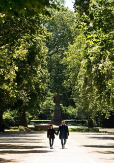 Fountain avenue in the spa gardens of Bad Homburg vor der Höhe, Hesse, Germany