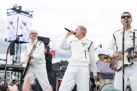 Steffen Israel (guitarist and keyboarder), Felix Brummer (singer) and Karl Schumann (guitarist) of