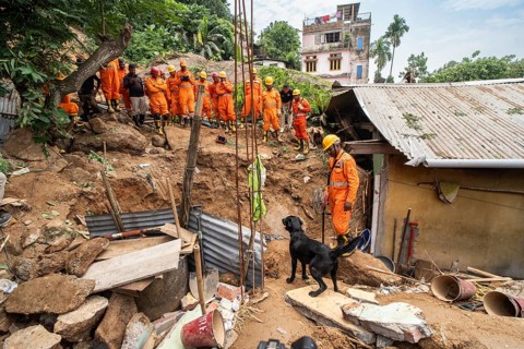 Rescue operations by the National Disaster Response Force (NDRF) and police, aided by sniffer dogs,