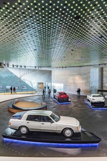 Mercedes-Benz Auto 2000 from 1981: The Mercedes-Benz Museum in Stuttgart presents a journey through