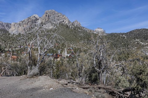 Mountainside homes and cabins in the Spring Mountains at Mount Charleston, Nevada, USA
