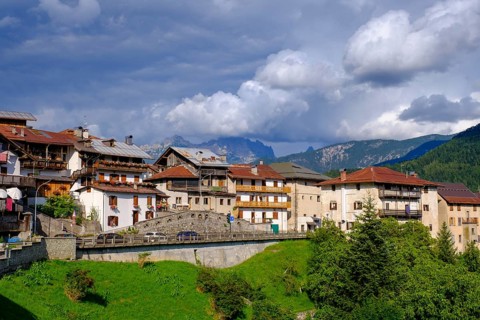 Houses, mountain village, Valle di Cadore, Dolomites, Trentino, Italy