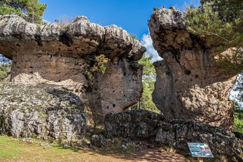 Rock Los Amantes de Teruel, Ciudad encantada, area of rock formations, nature reserve, Cuenca