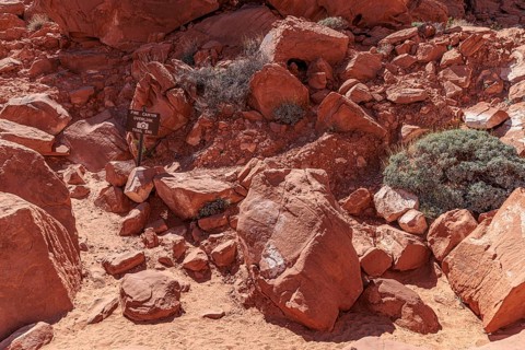 Sign at the end of the Fire Canyon Overook Trail at Valley of Fire State Park near Overton, Nevada