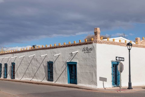 Territorial style adobe brick architecture of the La Posta de la Mesilla restaurant building in