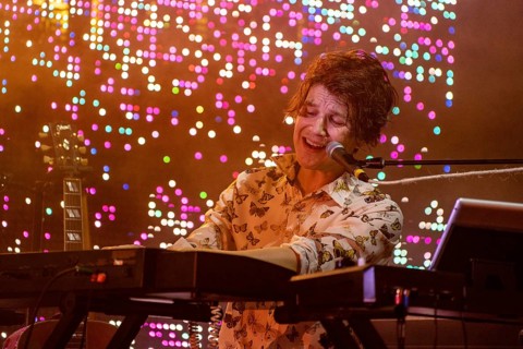 Derek Brown, keyboarder of The Flaming Lips live at the Tempodrom Berlin on 05/06/2025
