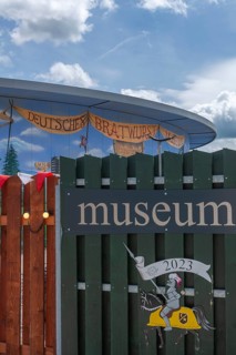 German Bratwurst Museum, Bratwurstallee 1, inscription, medieval knight figure with the year 2023,