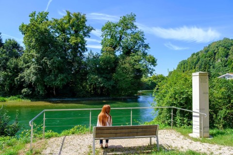 resting bench an der Alz, Flußschleife, Altenmarkt an der Alz, Chiemgau, Upper Bavaria, Bavaria,